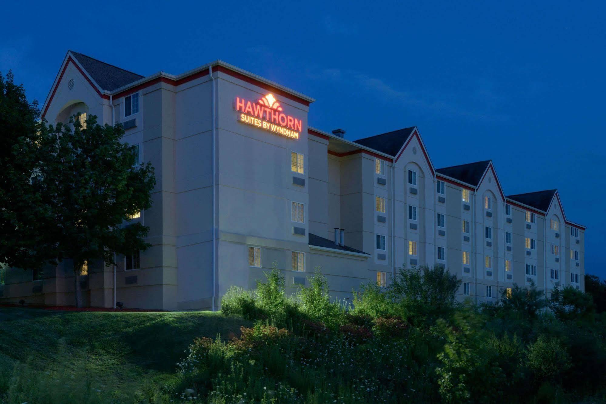 Mainstay Suites Hartford Meriden Exterior photo