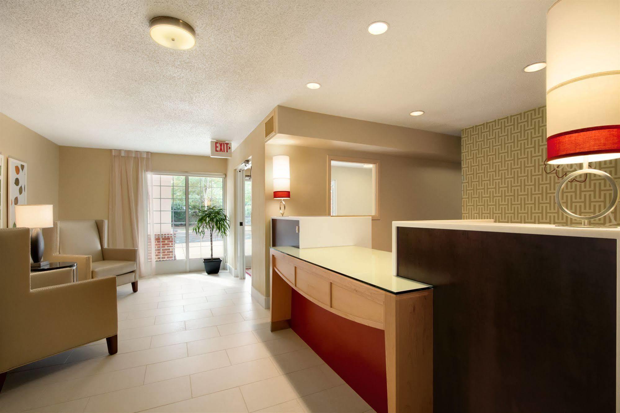 Mainstay Suites Hartford Meriden Exterior photo